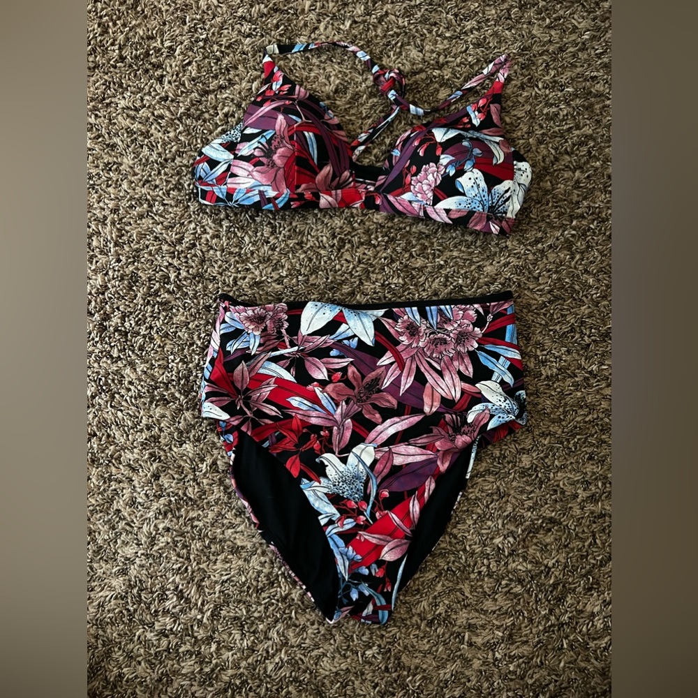 Lululemon 2 piece swimsuit